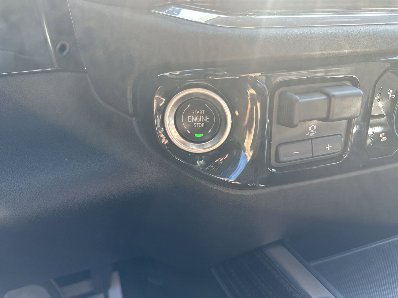 Certified 2023 Chevrolet Silverado 1500 RST w/ Redline Edition image 16