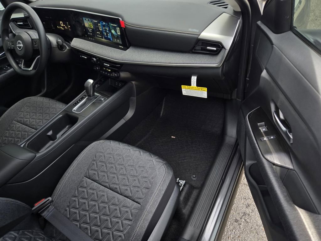 New 2026 Nissan Kicks SV w/ Charging Package image 7