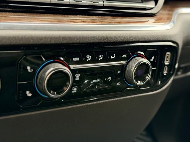 Used 2023 Chevrolet Silverado 1500 LT image 18