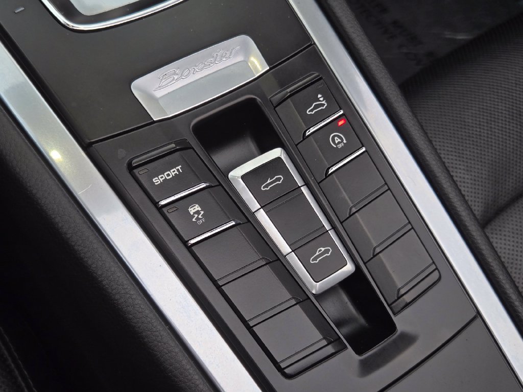 Used 2015 Porsche Boxster RWD image 19
