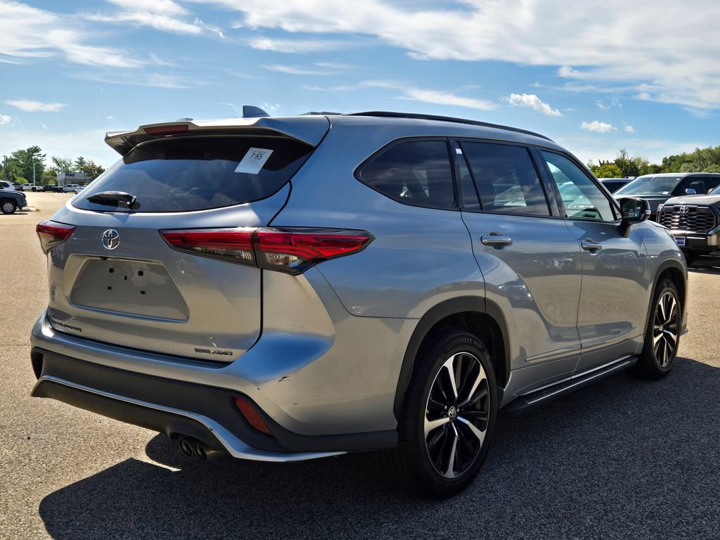 Used 2021 Toyota Highlander XSE AWD/4WD image 6