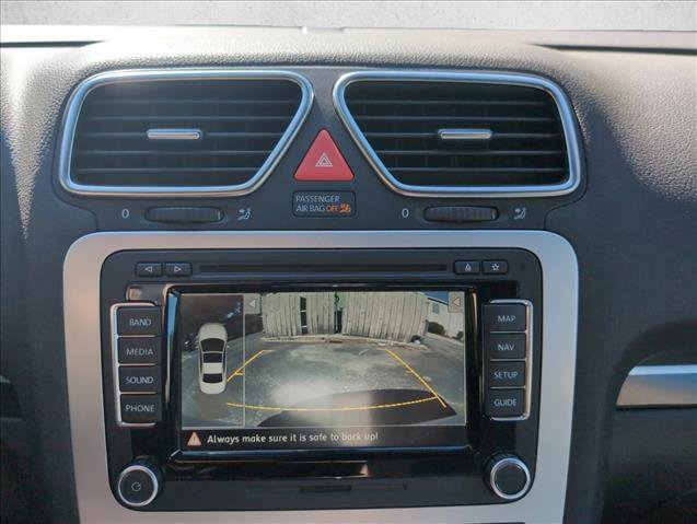 Used 2013 Volkswagen Eos Executive FWD image 13