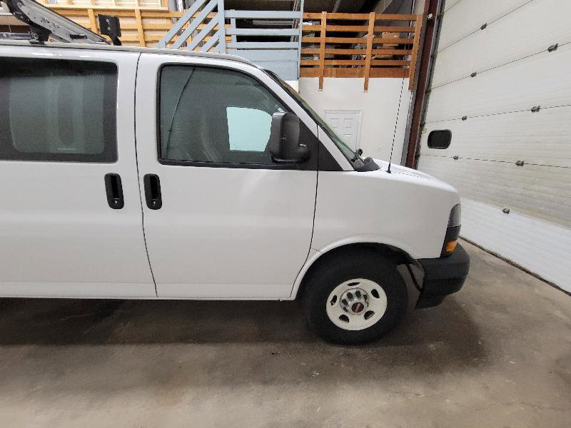 Used 2020 GMC Savana 3500 w/ Driver Convenience Package RWD image 17