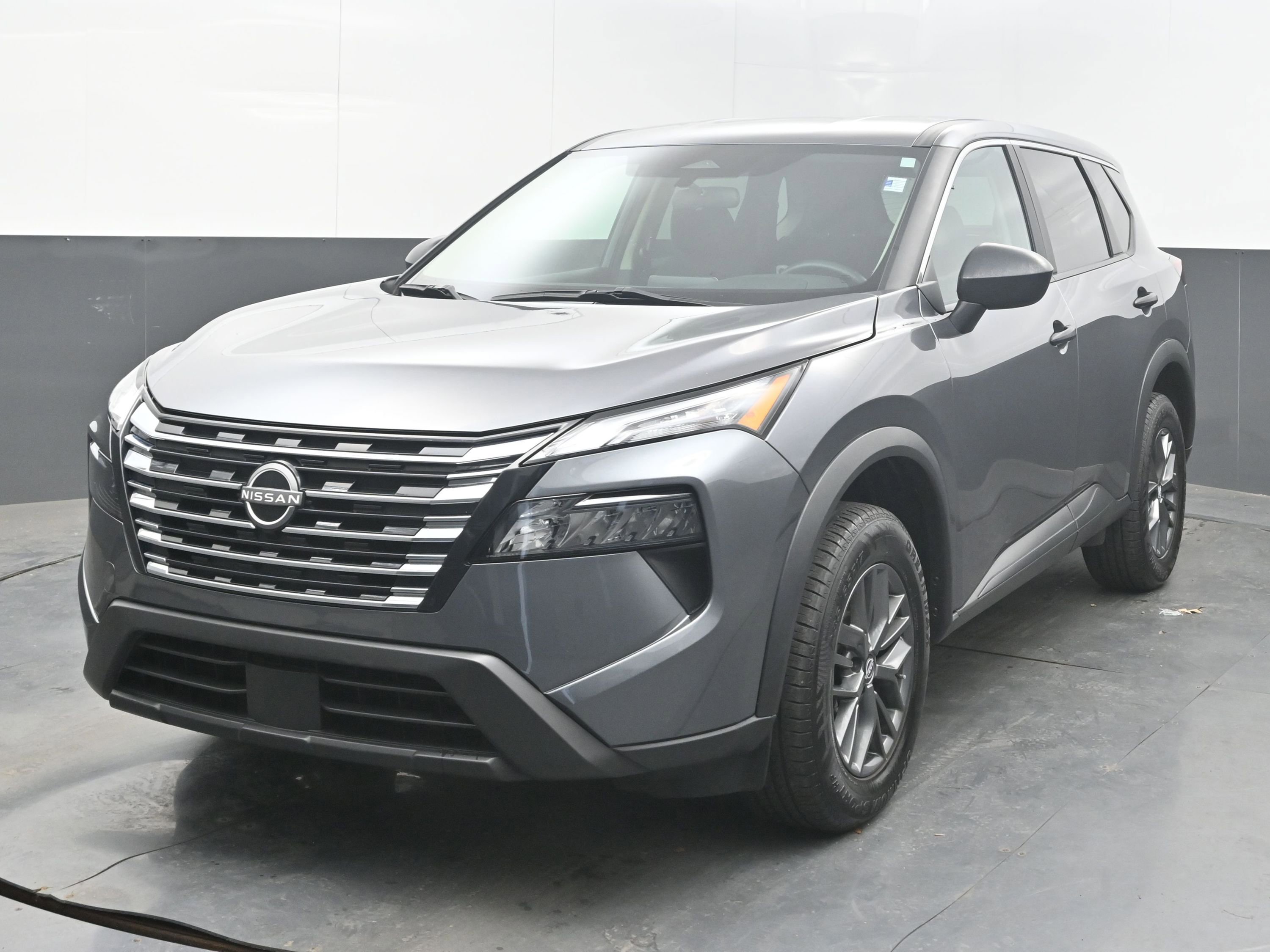 Certified 2024 Nissan Rogue S FWD image 3