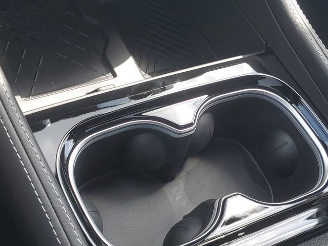 New 2027 Chrysler Pacifica Limited AWD/4WD image 30