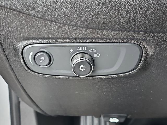 Used 2019 Chevrolet Equinox LT image 18