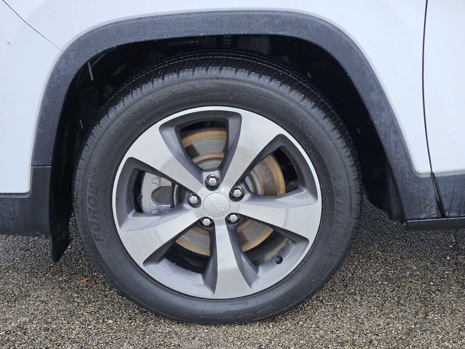 Used 2019 Jeep Cherokee Limited FWD image 9
