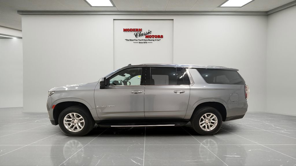 Used 2024 Chevrolet Suburban LT image 4