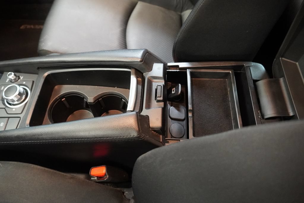 Used 2017 MAZDA MAZDA3 Sport FWD image 23
