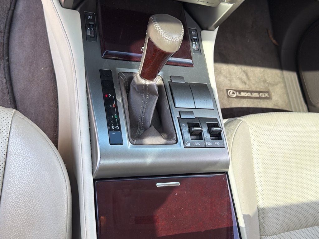 Used 2018 Lexus GX 460 Premium w/ Premium Package AWD/4WD image 22