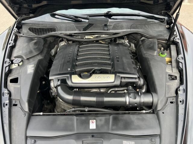 Used 2012 Porsche Cayenne w/ Convenience Pkg AWD/4WD image 18