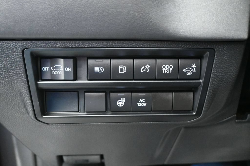 Used 2023 Toyota Sequoia Platinum AWD/4WD image 16