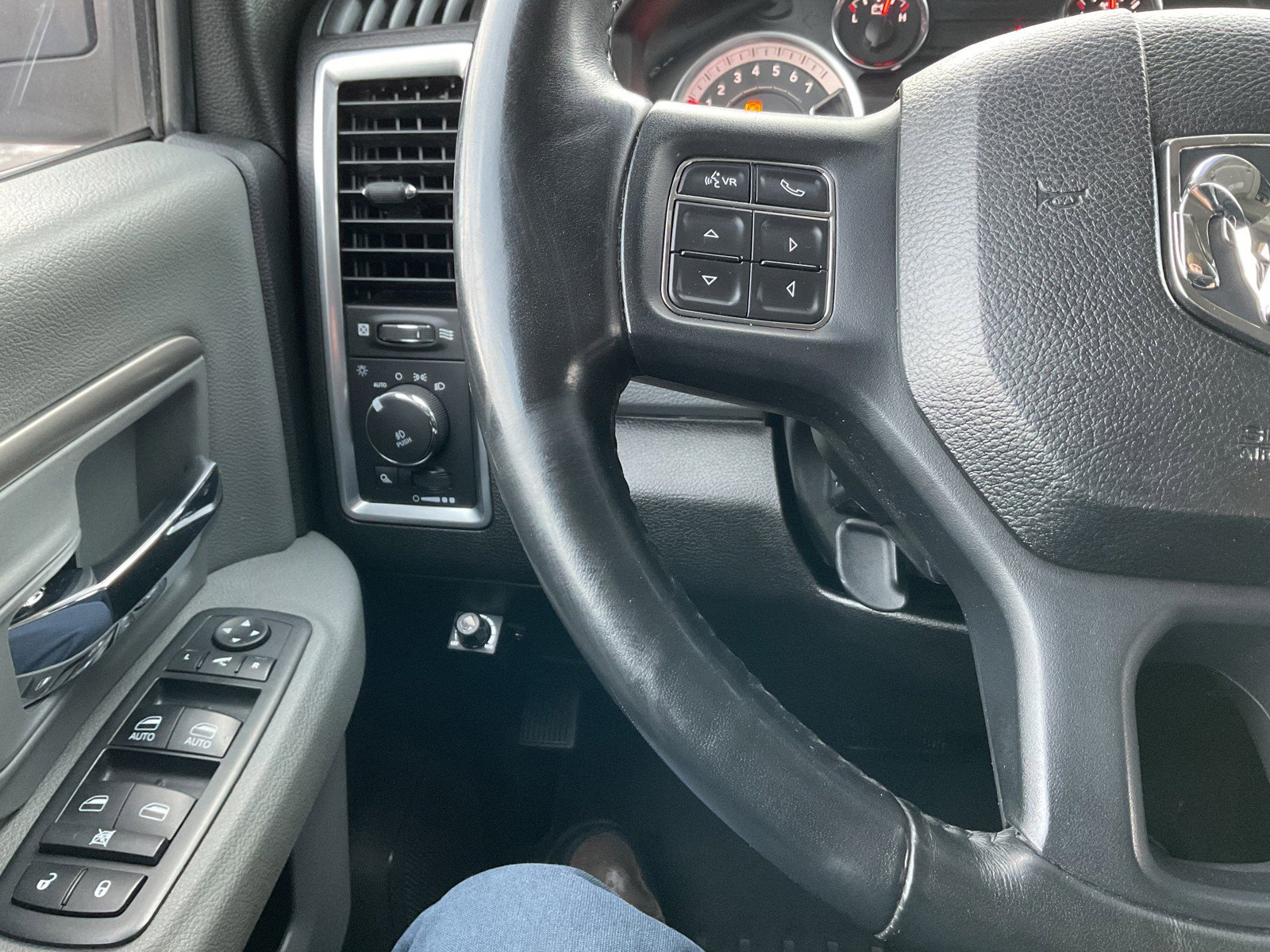 Used 2018 RAM 2500 Big Horn image 25