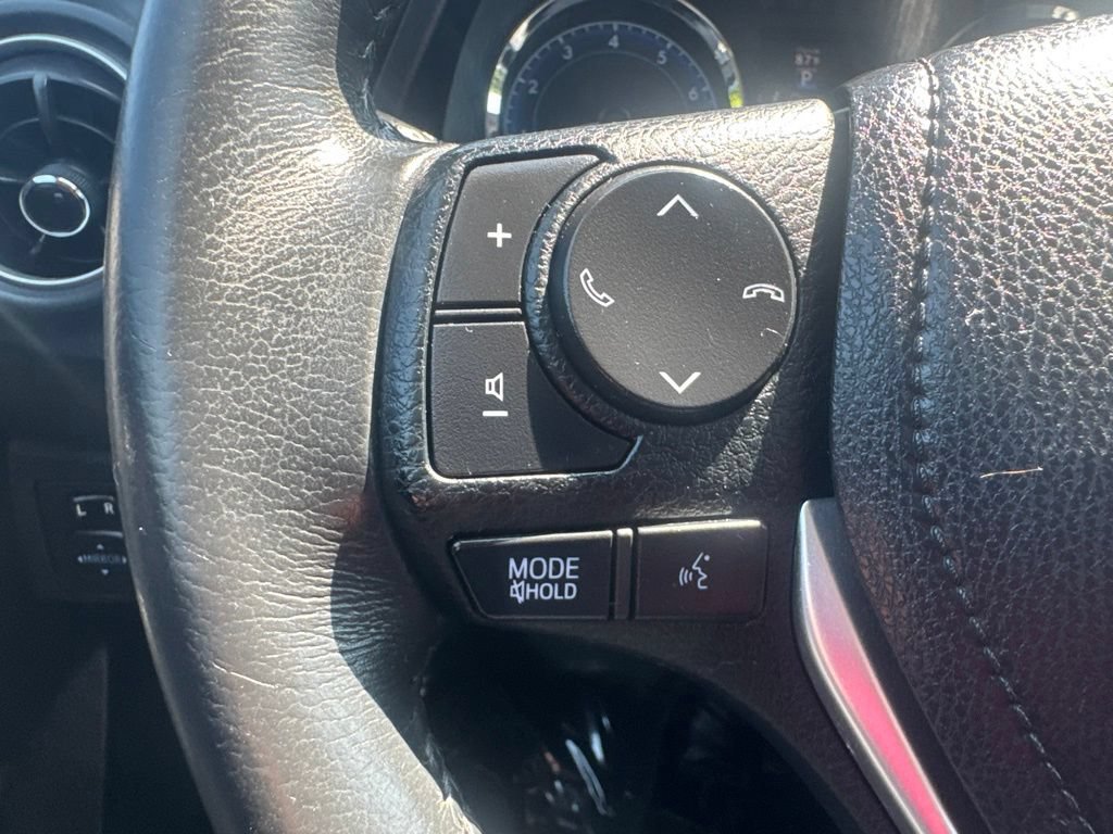 Used 2018 Toyota Corolla XSE FWD image 21