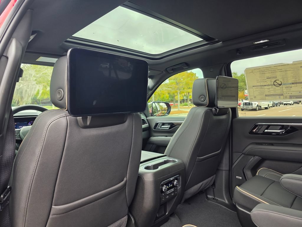 New 2025 Chevrolet Suburban Premier RWD image 23