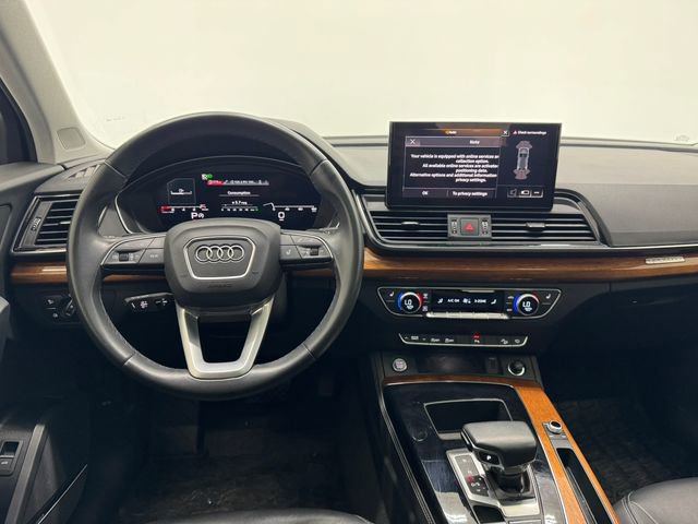 Used 2023 Audi Q5 2.0T Premium Plus w/ Premium Plus Package AWD/4WD image 3