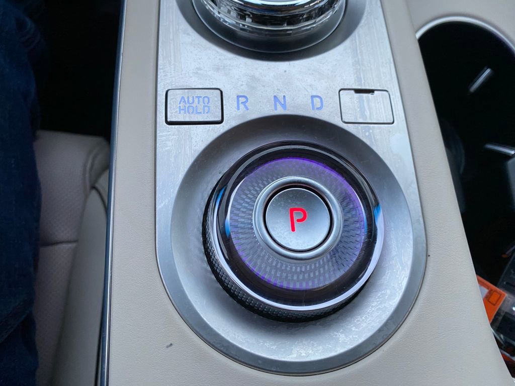 Certified 2022 Genesis GV70 2.5T w/ Advanced Package image 17