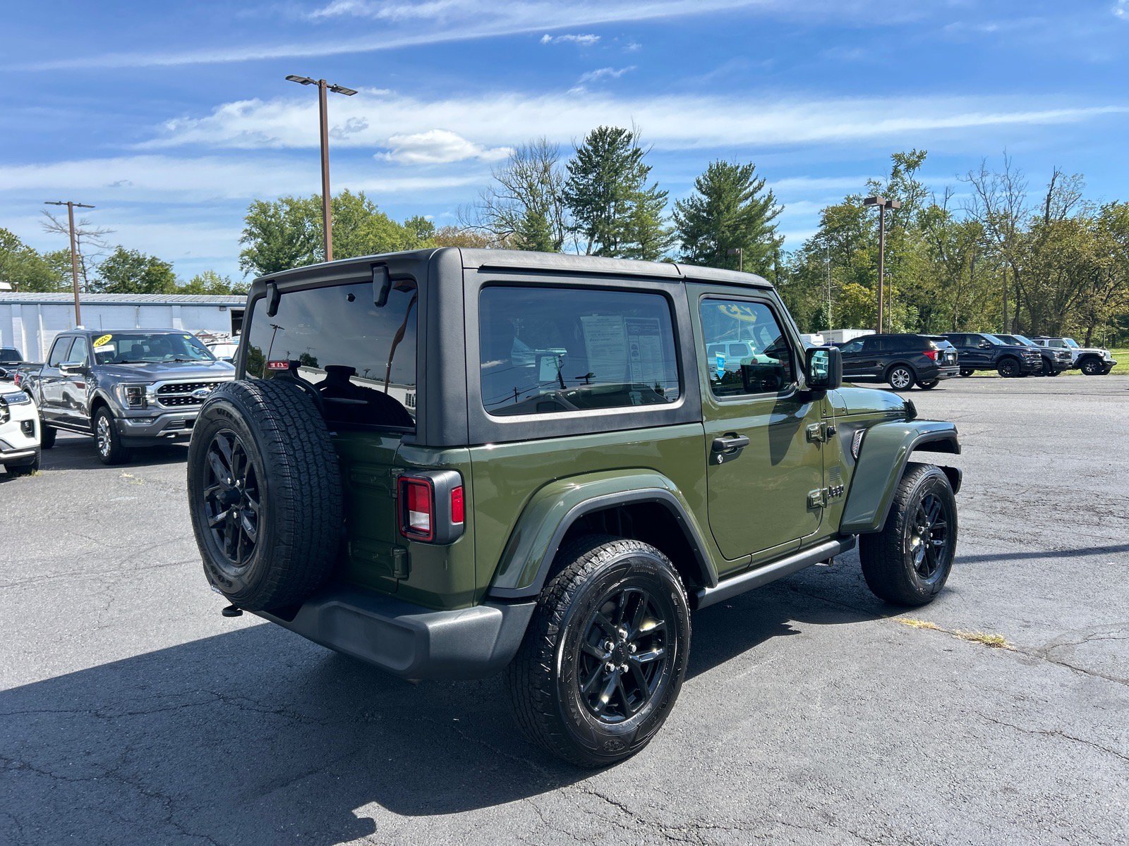Used 2023 Jeep Wrangler Sport AWD/4WD image 11