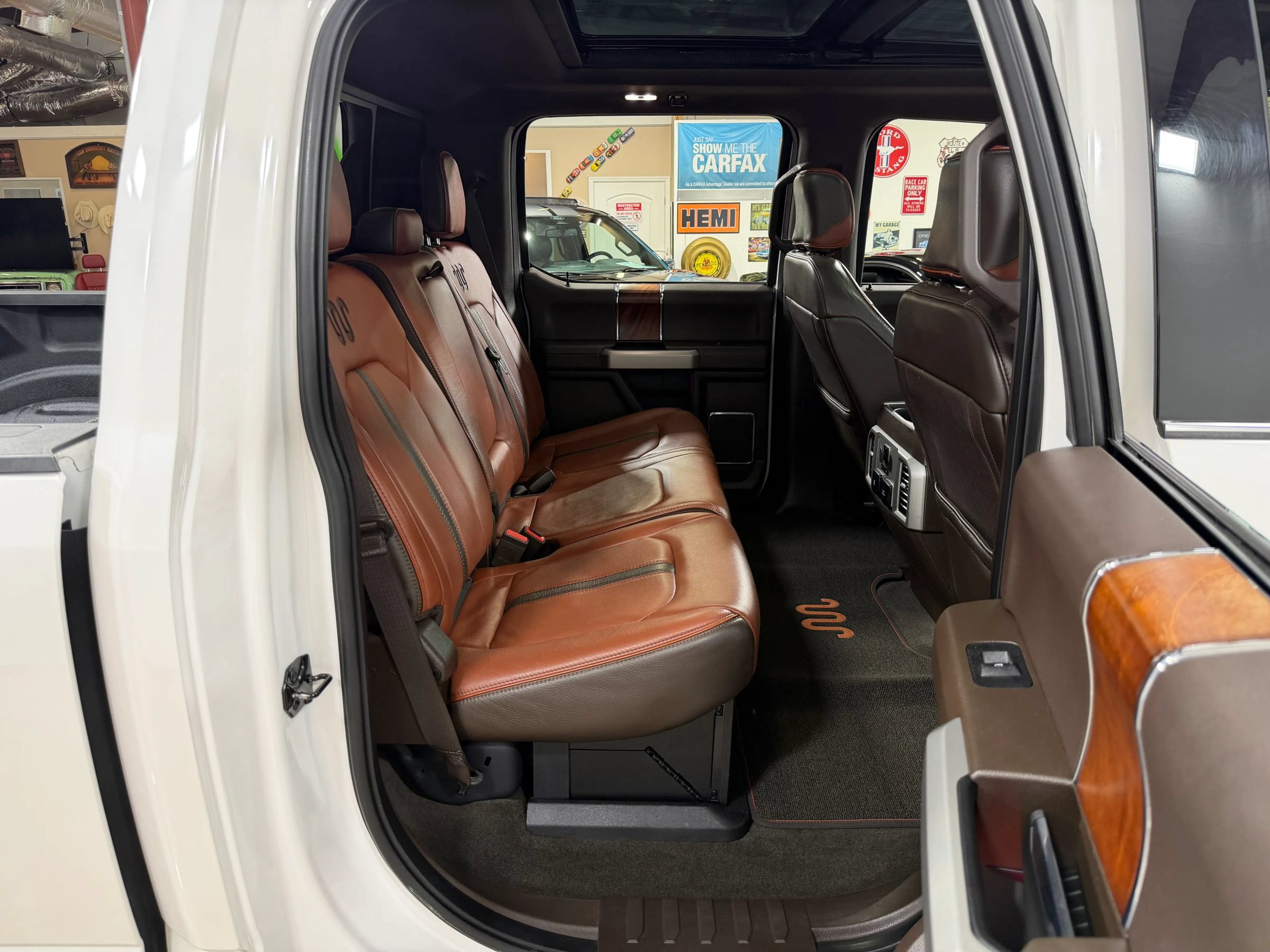 Used 2018 Ford F250 King Ranch w/ King Ranch Ultimate Package AWD/4WD image 19