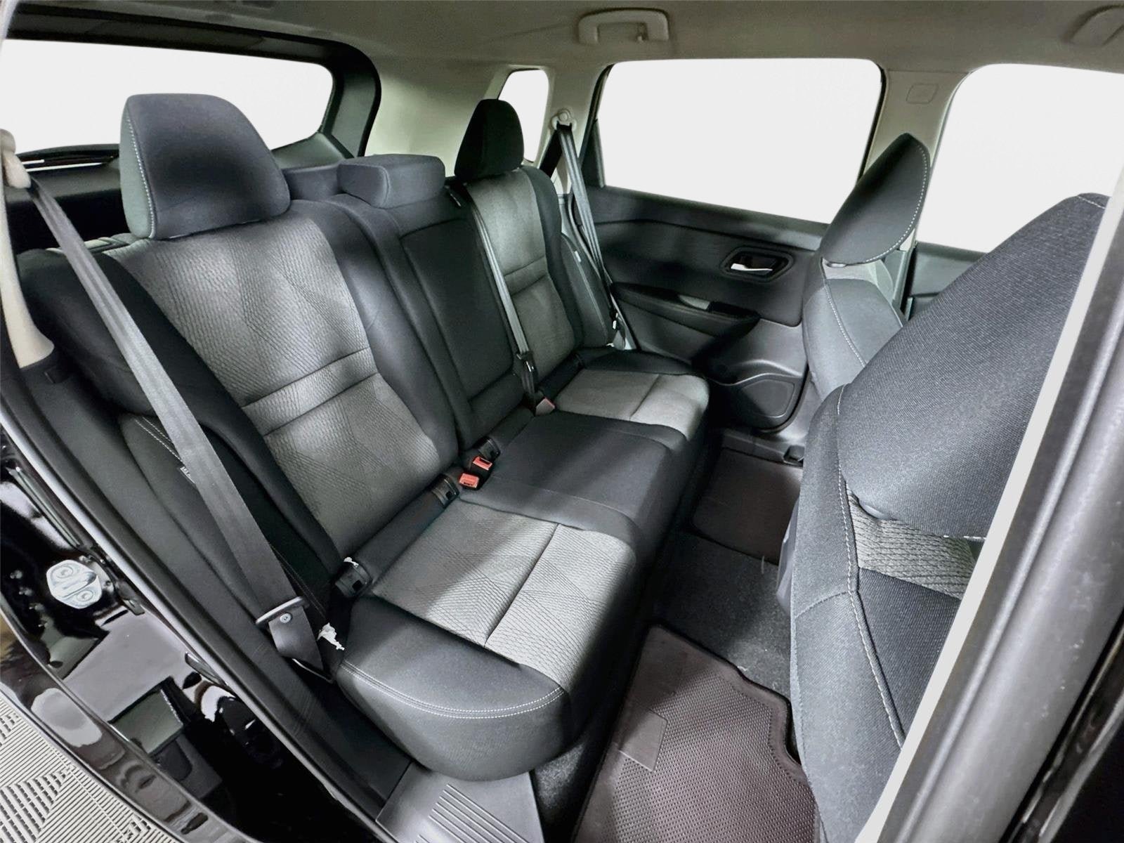 New 2026 Nissan Rogue SV FWD image 25