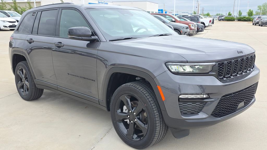 New 2025 Jeep Grand Cherokee Limited w/ Black Appearance Package AWD/4WD image 7