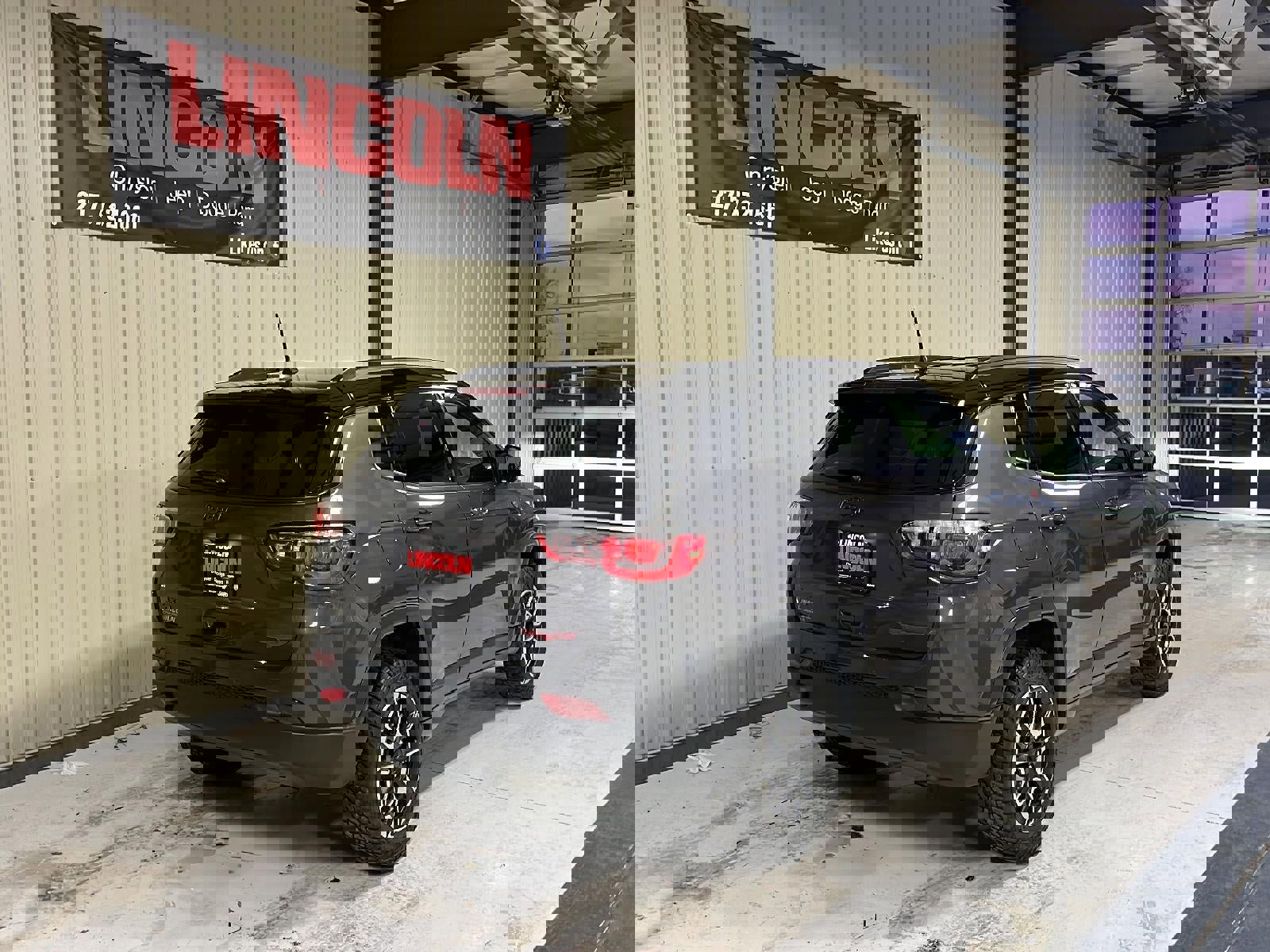 Used 2024 Jeep Compass Trailhawk image 4