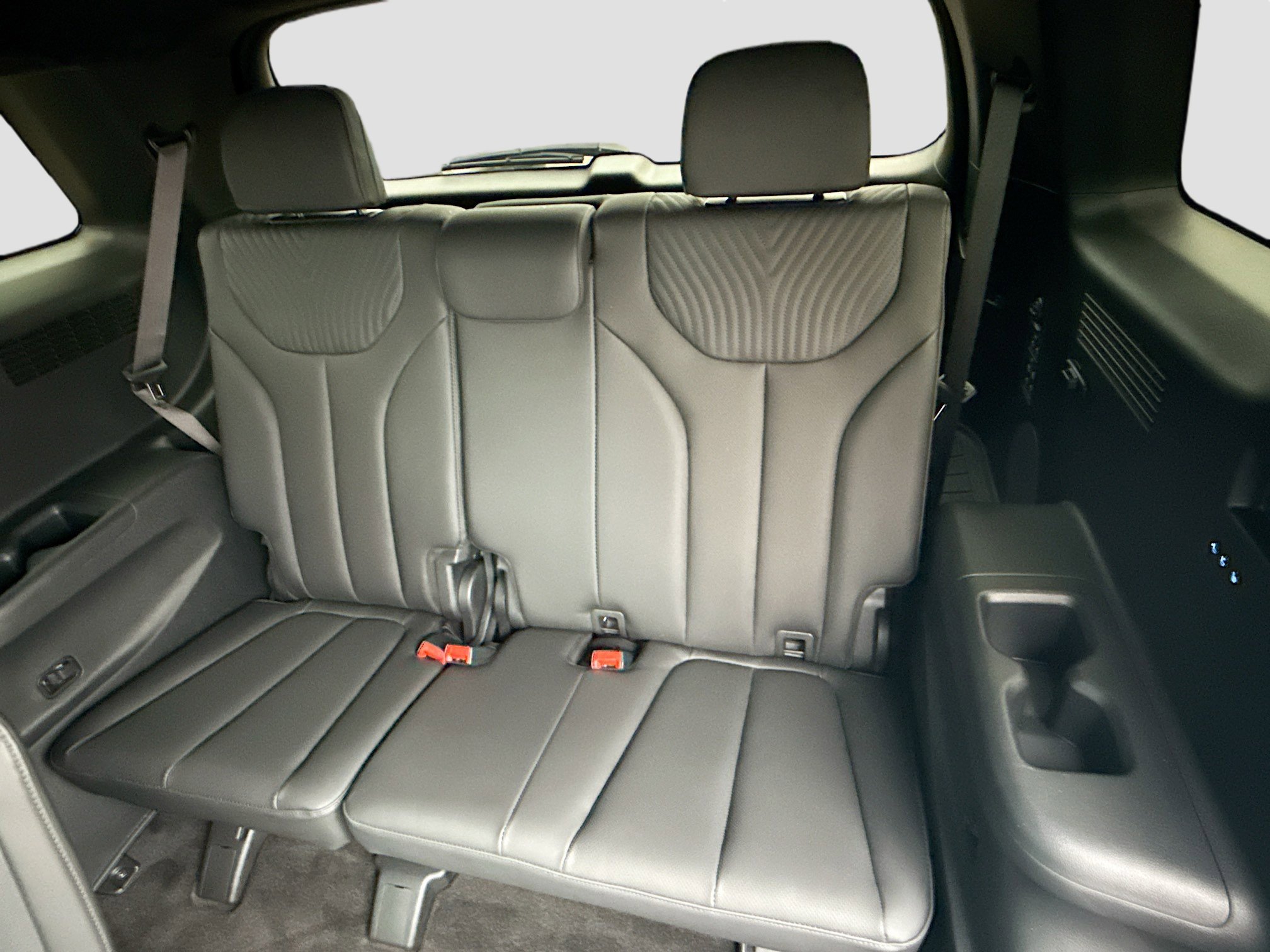 Used 2024 Hyundai Palisade Calligraphy image 21