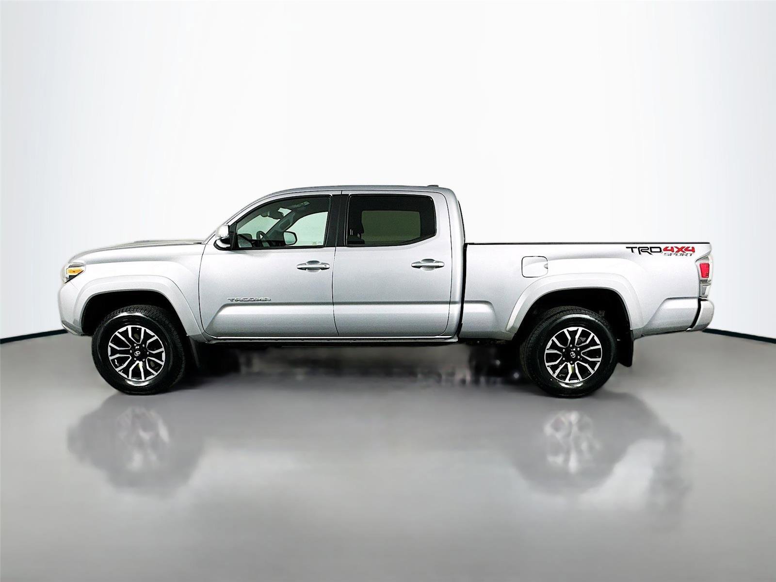 Certified 2020 Toyota Tacoma TRD Sport w/ Technology Package image 8