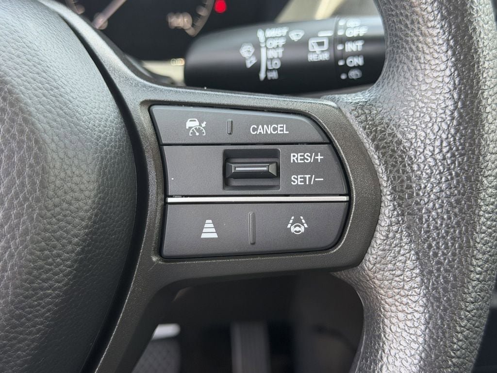 Used 2025 Honda HR-V LX image 22
