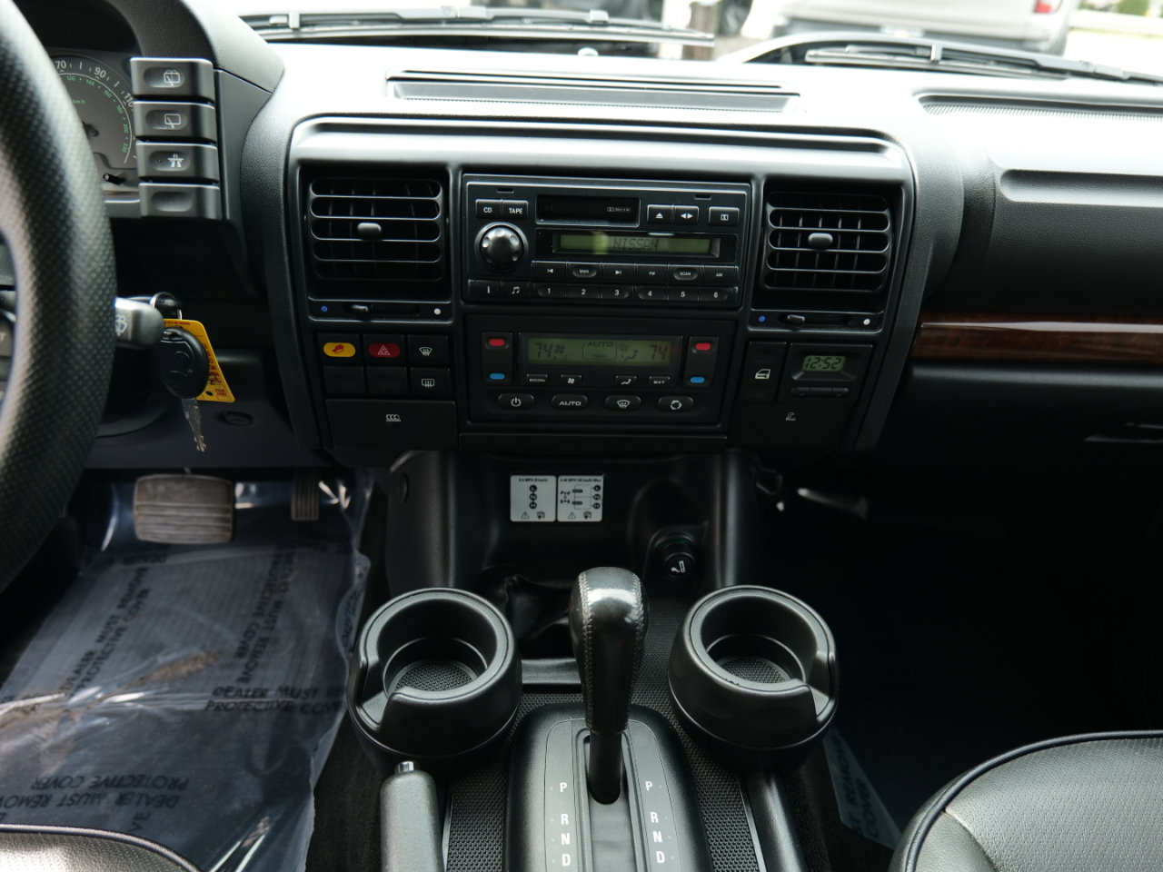 Used 2004 Land Rover Discovery SE image 23