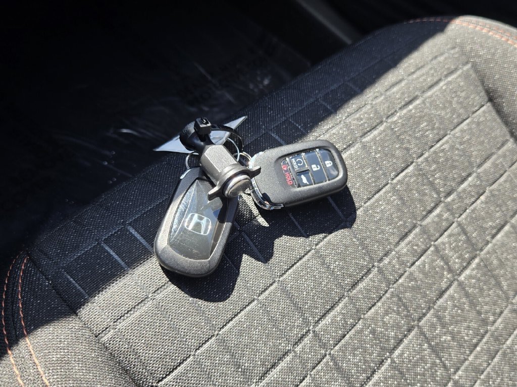 Certified 2025 Honda HR-V Sport image 19
