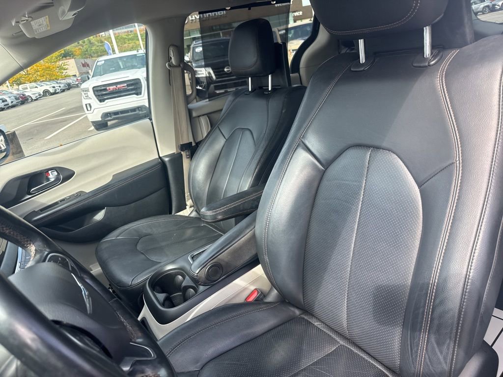 Used 2020 Chrysler Pacifica Touring-L Plus image 20