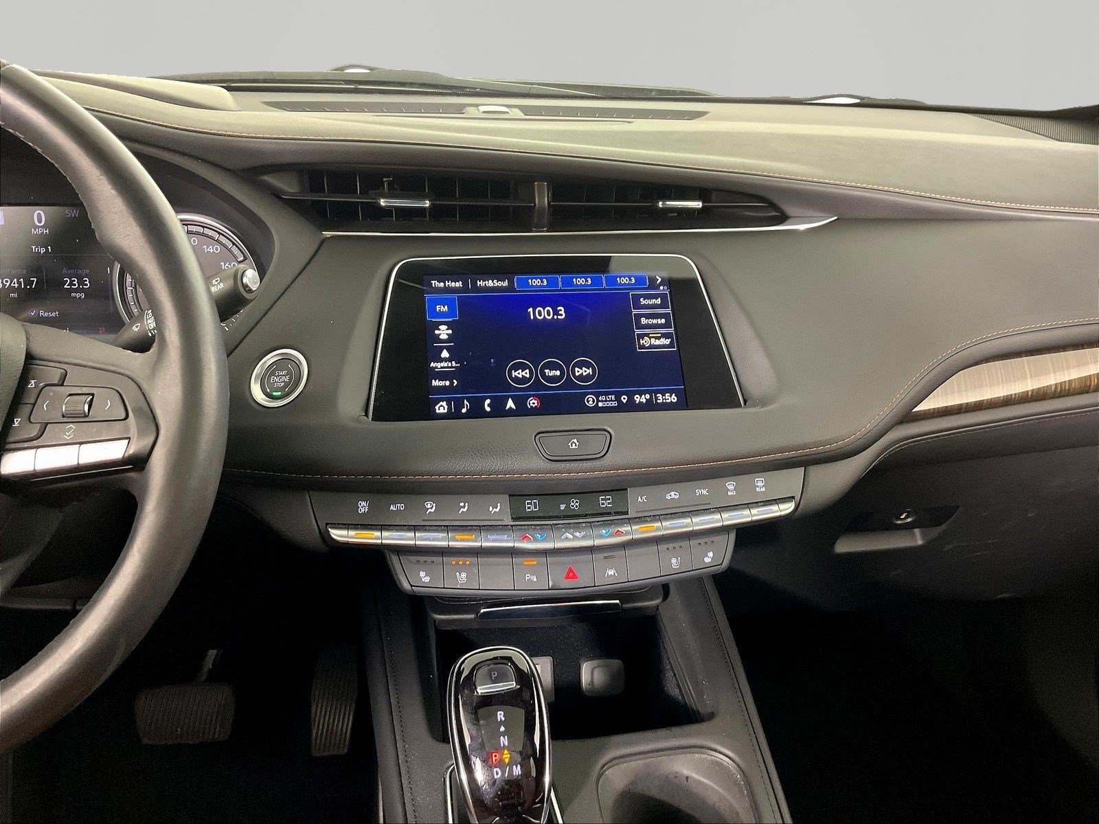 Used 2023 Cadillac XT4 Premium Luxury w/ Technology Package AWD/4WD image 9