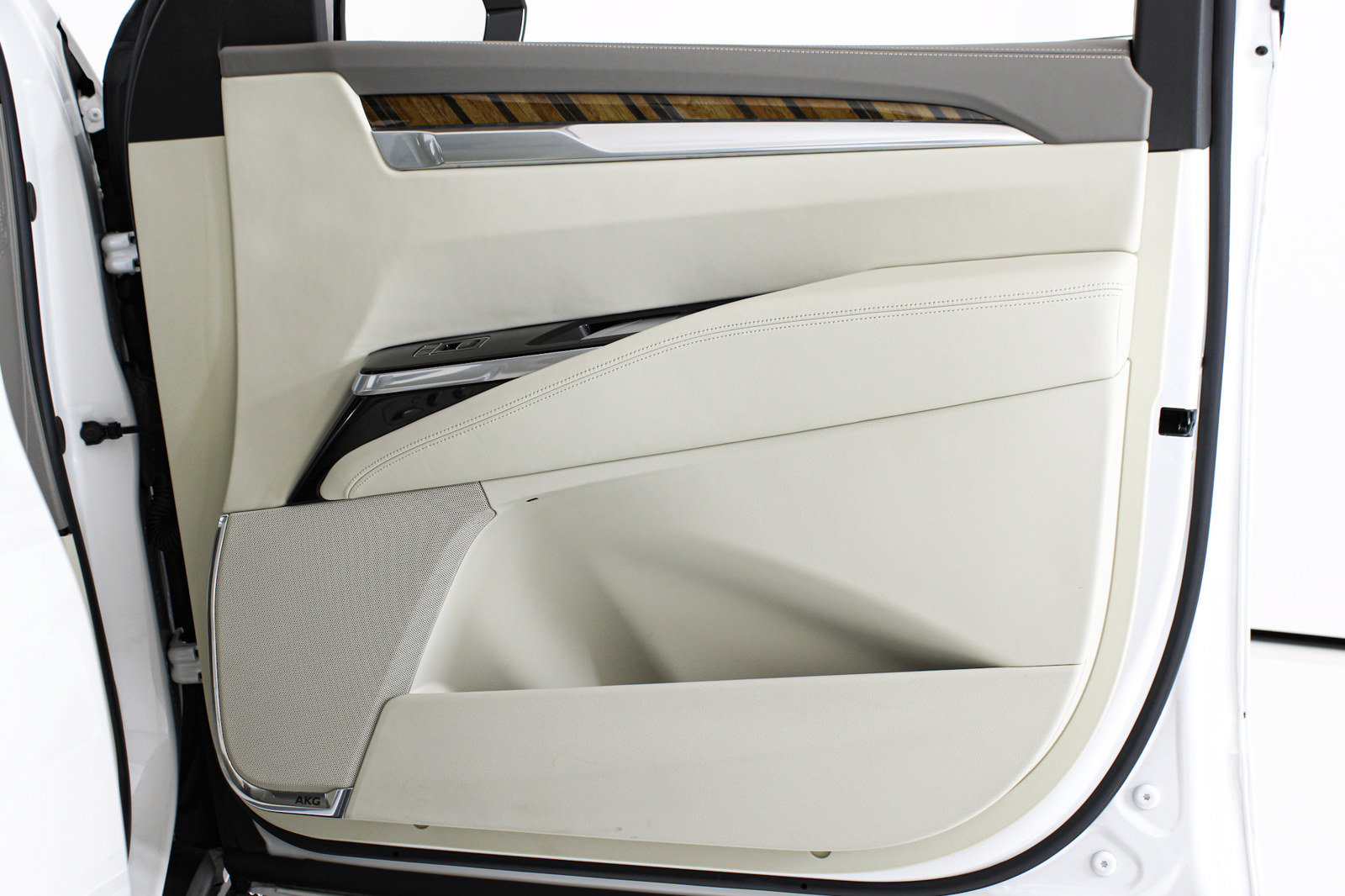 Used 2025 Cadillac Escalade ESV Sport Platinum RWD image 19