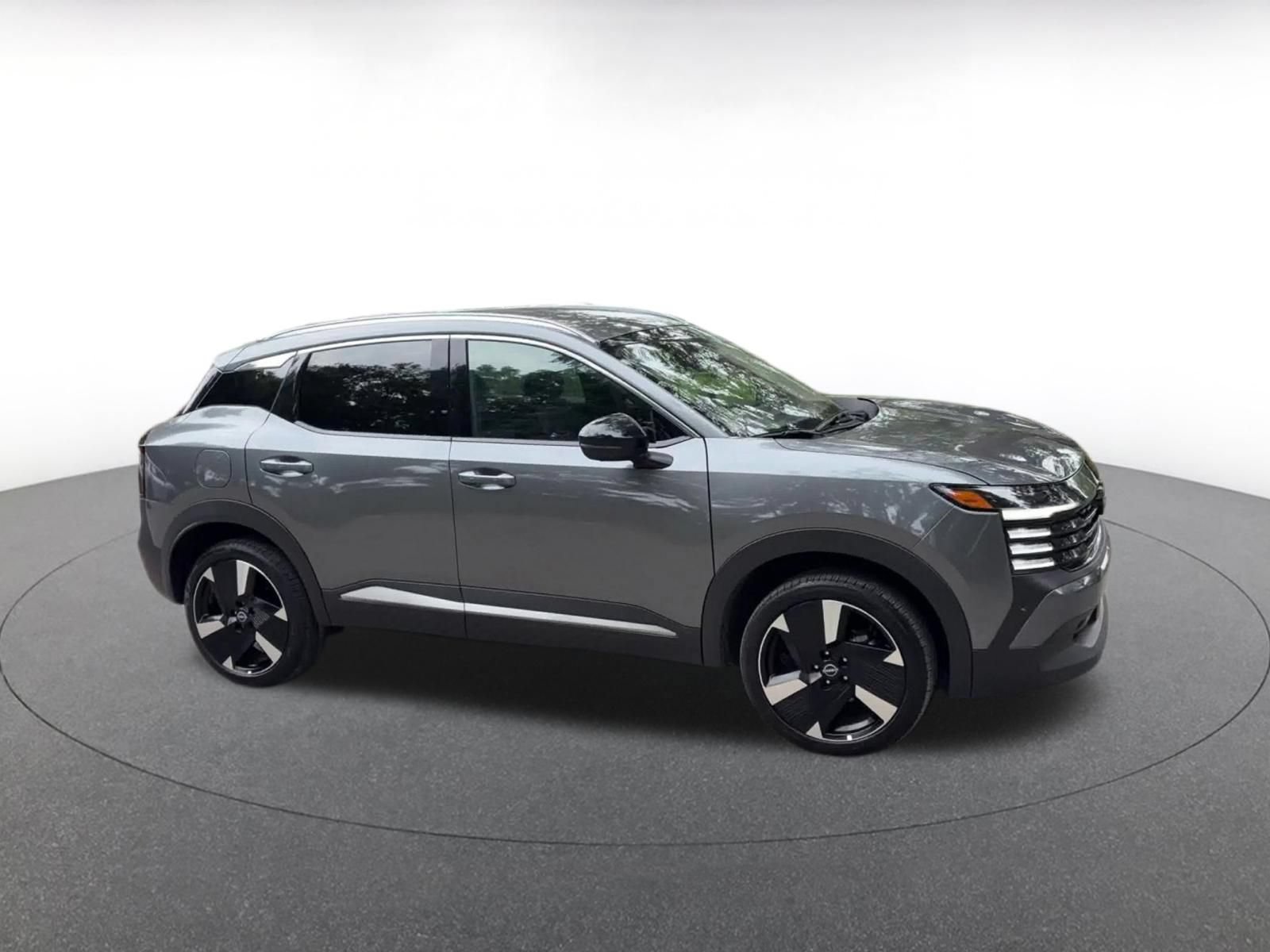 Used 2026 Nissan Kicks SR FWD video 2
