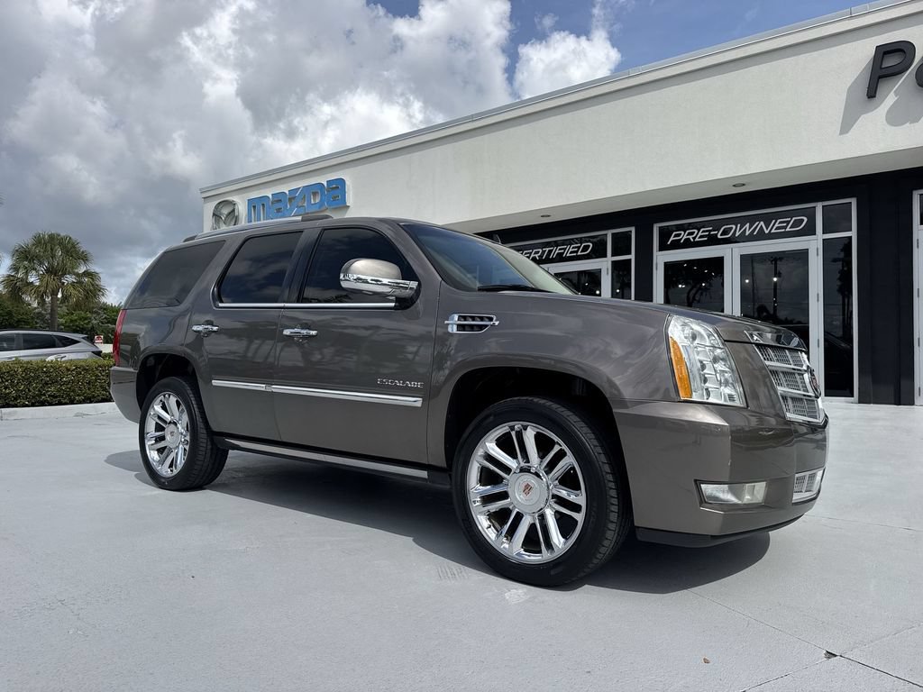 Used 2013 Cadillac Escalade Platinum RWD image 22
