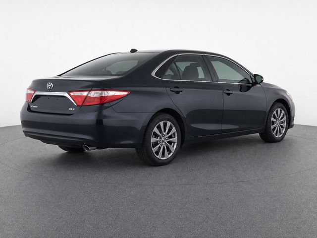 Used 2017 Toyota Camry XLE FWD image 6