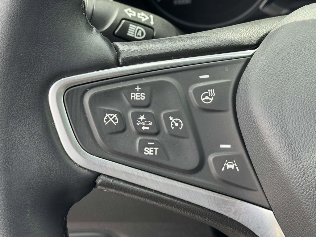 Used 2023 Chevrolet Equinox Premier AWD/4WD image 22