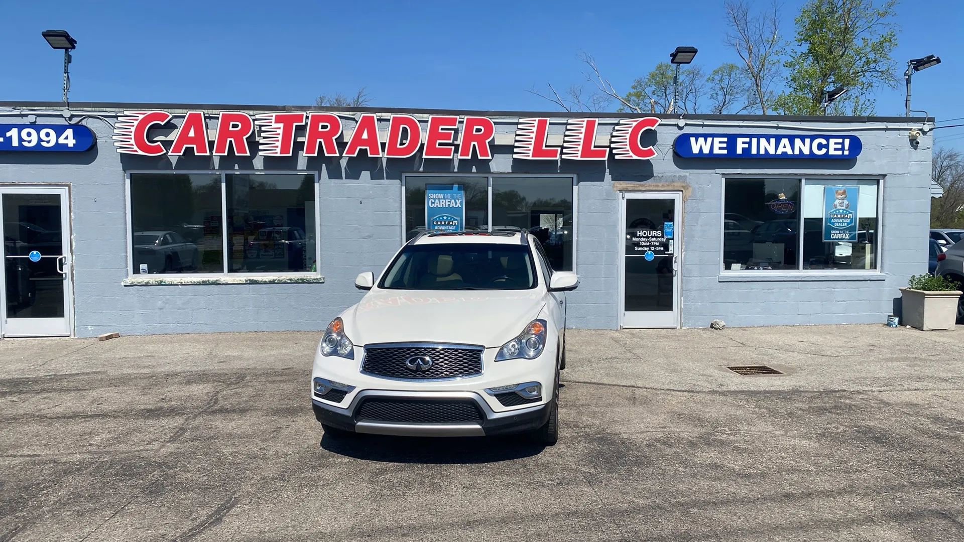 Used 2017 INFINITI QX50 2WD w/ Premium Plus Package image 4