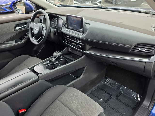 Used 2023 Nissan Rogue SV image 9