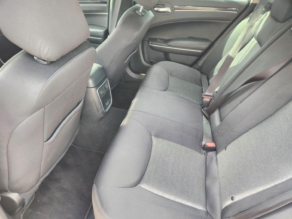 Used 2023 Chrysler 300 Touring w/ Sport Appearance Package RWD image 32