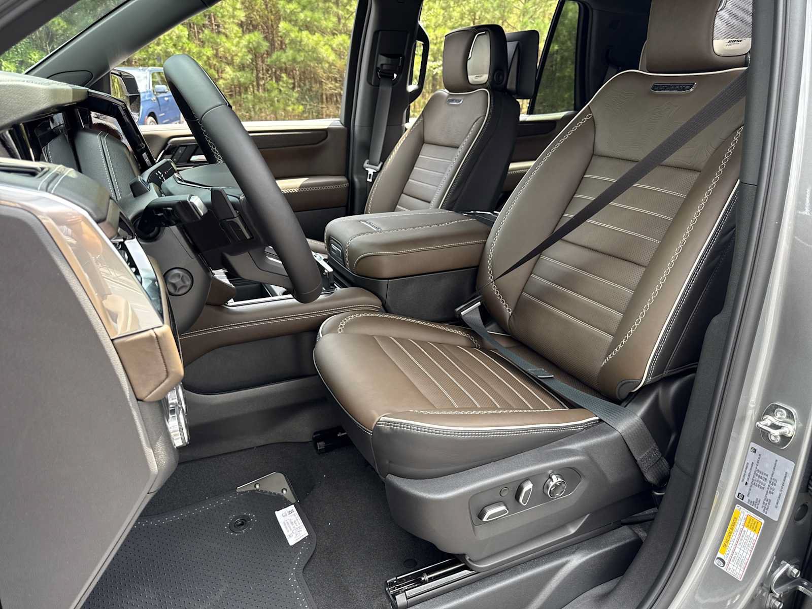 New 2026 GMC Yukon Denali Ultimate AWD/4WD image 21