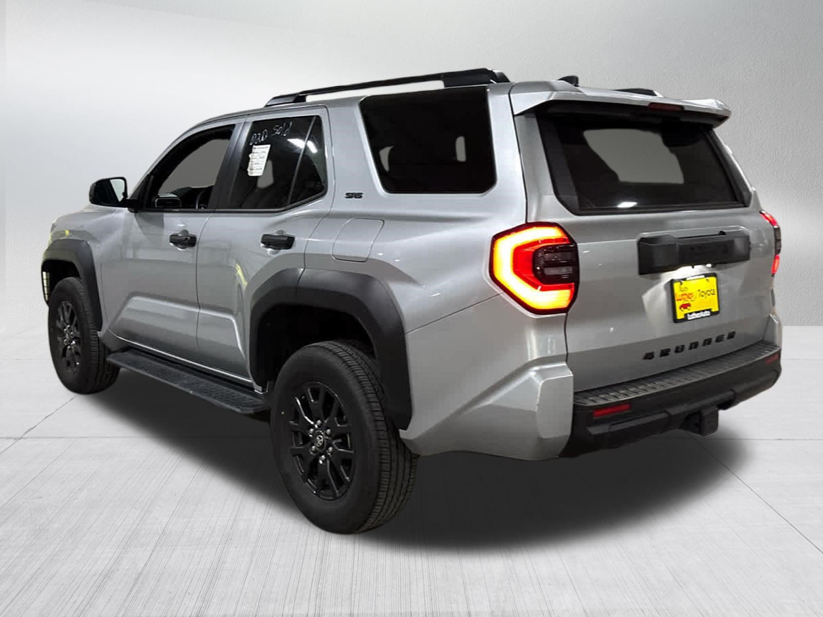 Certified 2025 Toyota 4Runner SR5 AWD/4WD image 4