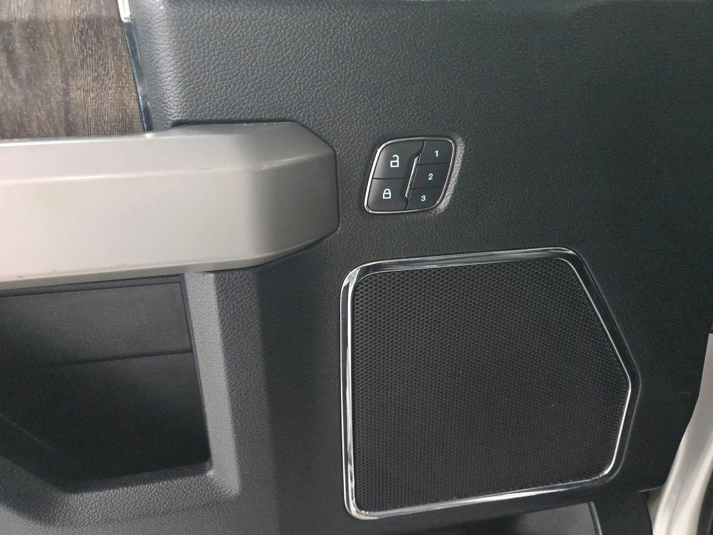 Used 2018 Ford F250 Lariat w/ Lariat Value Package image 27