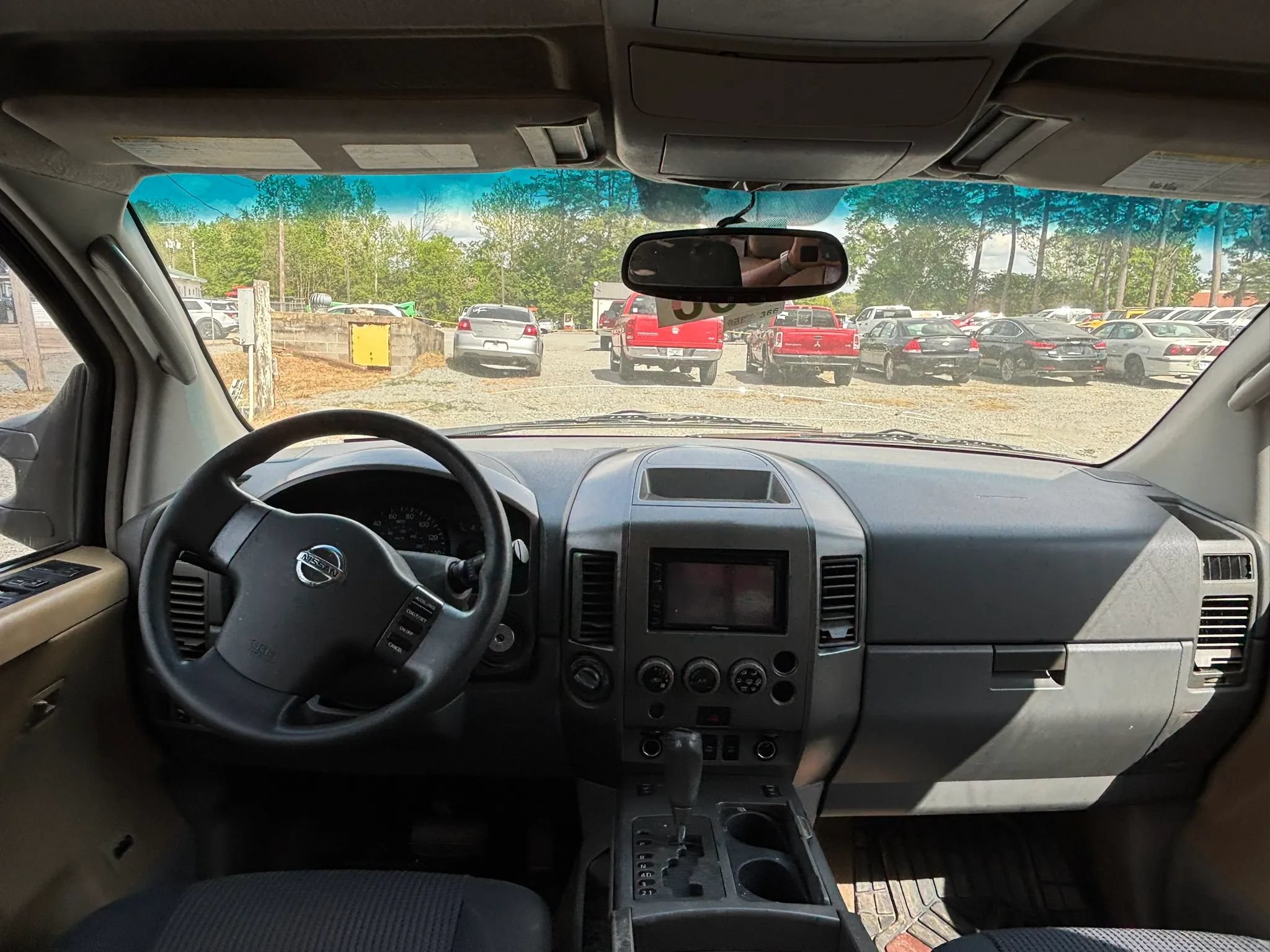 Used 2004 Nissan Titan LE w/ (Tow) Big Tow Pkg AWD/4WD image 13