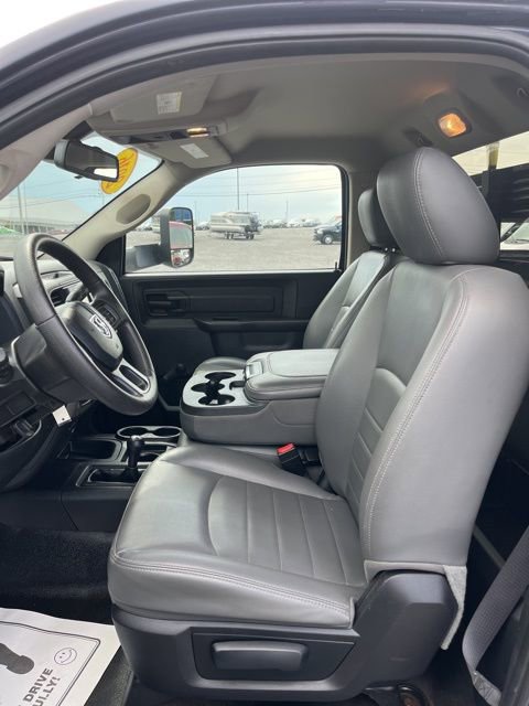Used 2016 RAM 3500 Tradesman image 9
