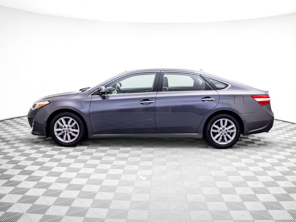 Used 2014 Toyota Avalon XLE Premium FWD image 2