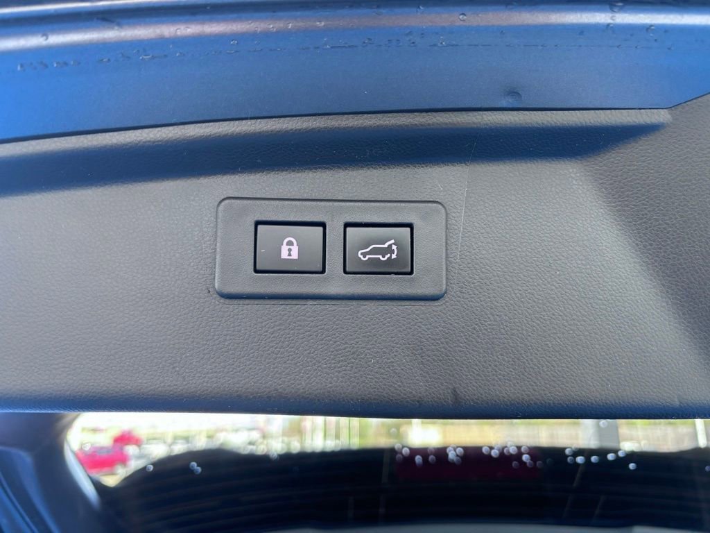 Used 2022 Subaru Outback Premium image 13