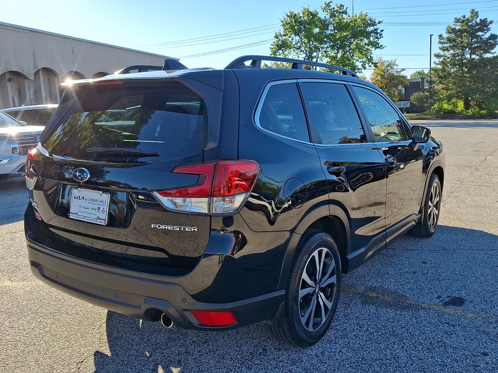 Used 2023 Subaru Forester Limited AWD/4WD image 5