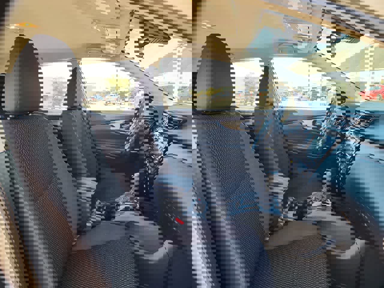 Used 2020 Nissan Rogue Sport S image 18